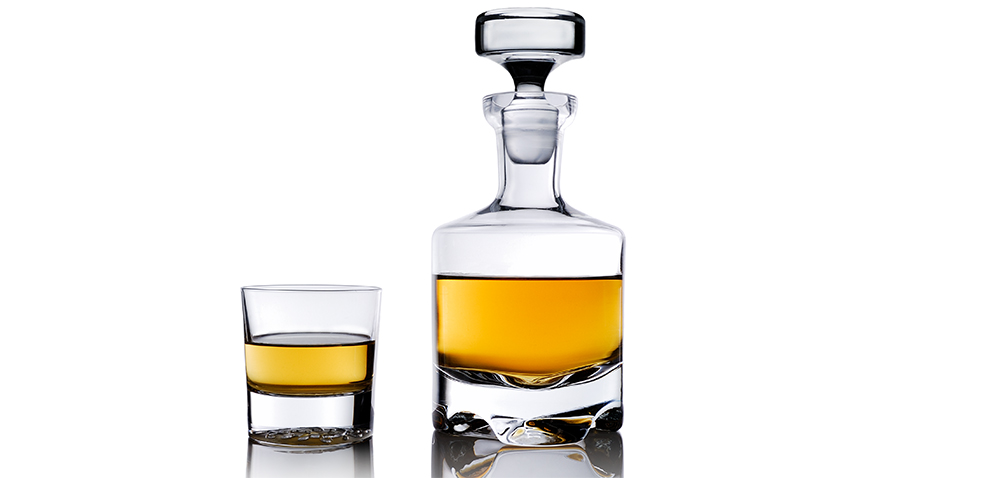 Packshot studio carafe whisky